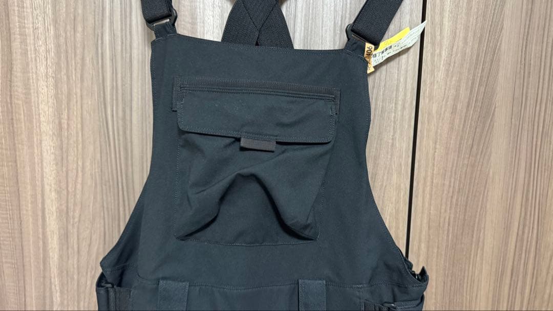 今シーズンモデル　オンヨネスキーウェア 上下　サロモンプリント入り