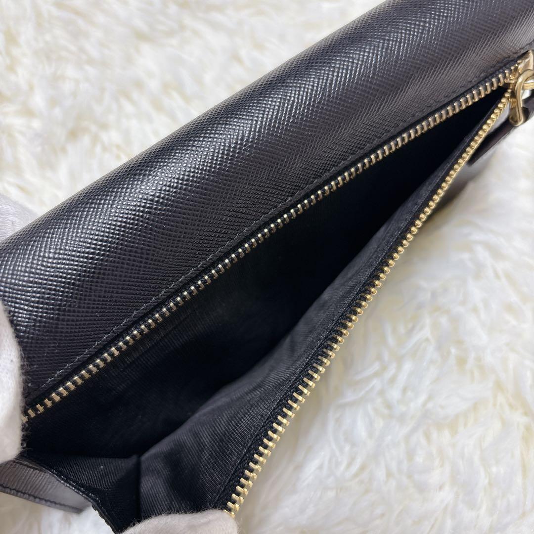 美品✨プラダ バイカラー フラップ 長財布 サフィアーノ ゴールド金具 黒 白