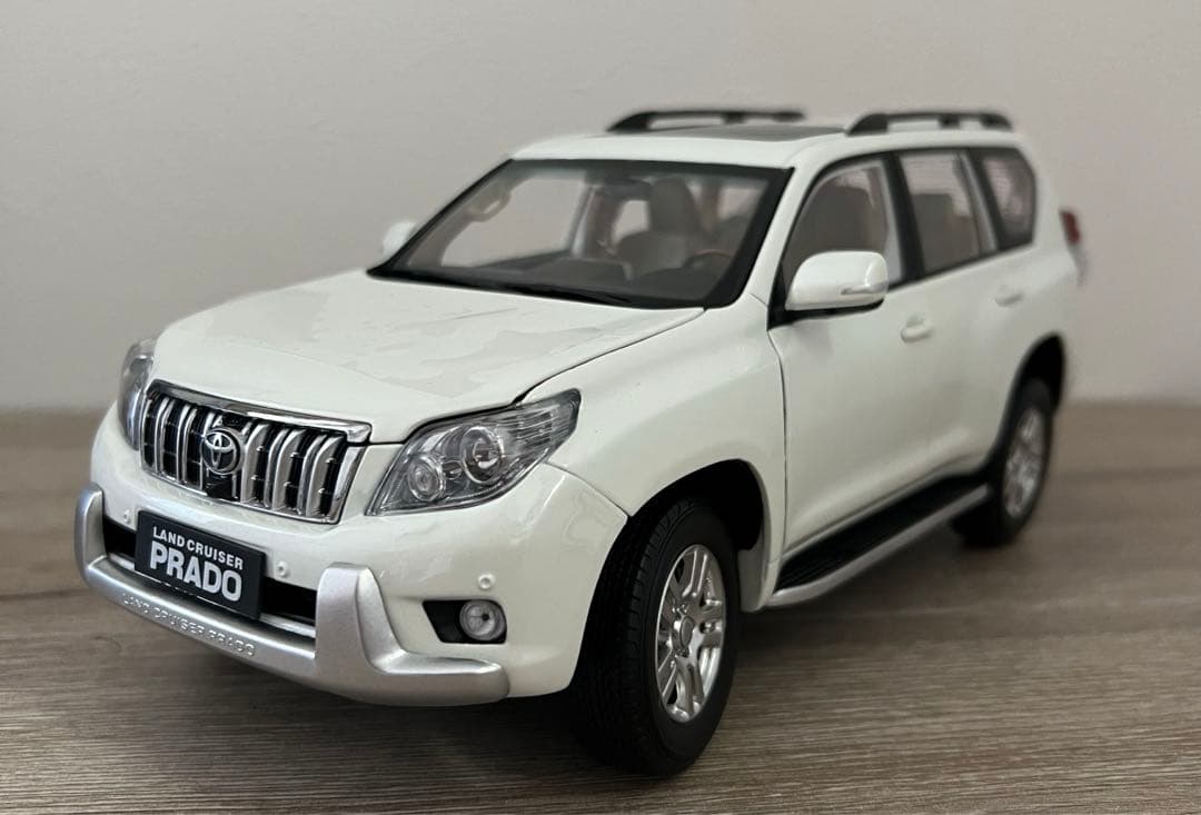 LAND CRUISER PRADOランドクルーザー プラド 1/18