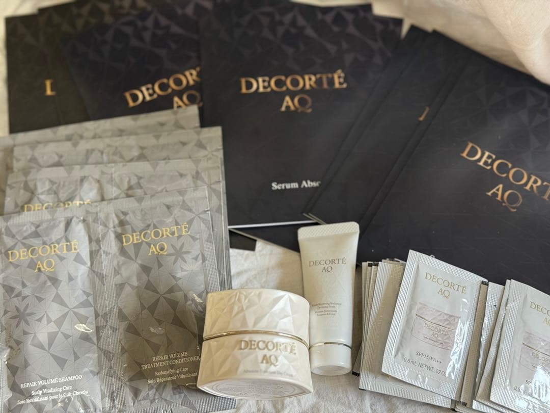 【土日限定価格】コスメデコルテ AQ スキンケア サンプル詰め合わせ 150点超