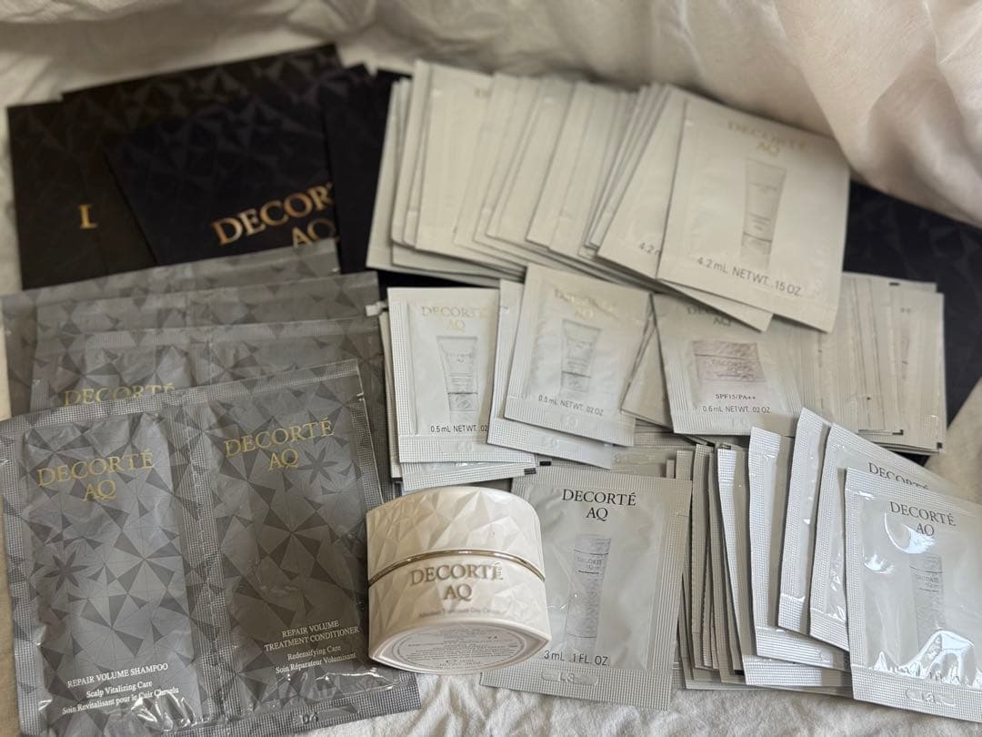 【土日限定価格】コスメデコルテ AQ スキンケア サンプル詰め合わせ 150点超