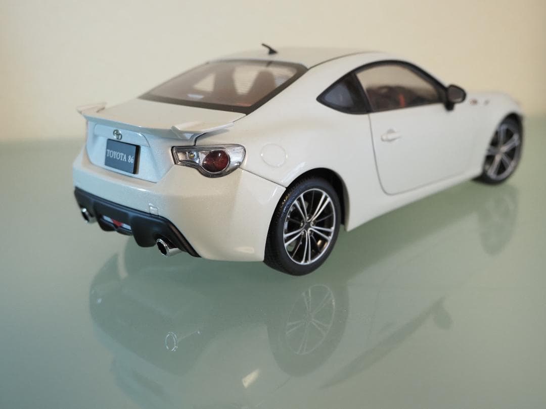 AUTOart 1/18 トヨタ 86 GTリミテッド（ホワイトパール）