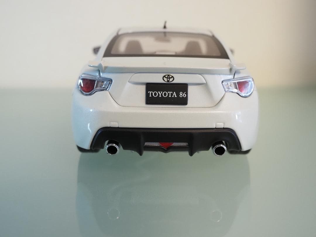 AUTOart 1/18 トヨタ 86 GTリミテッド（ホワイトパール）