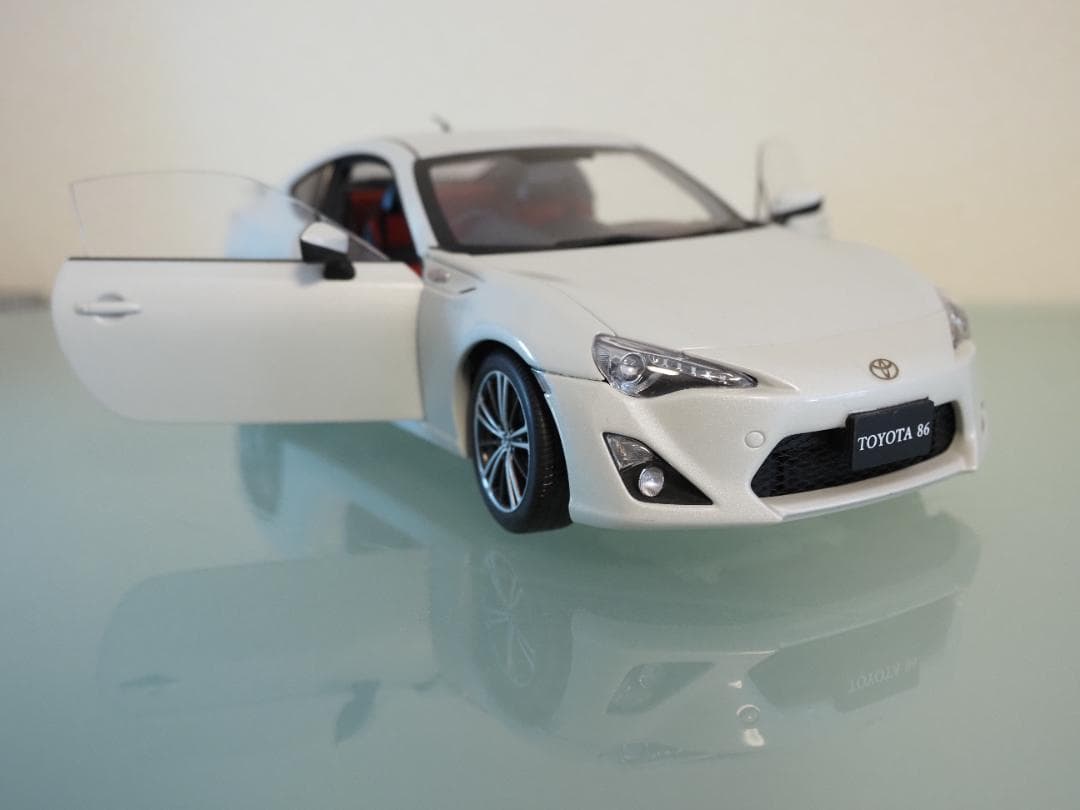 AUTOart 1/18 トヨタ 86 GTリミテッド（ホワイトパール）