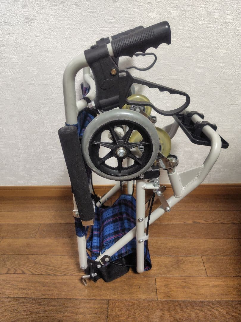 折りたたみ介助用車椅子