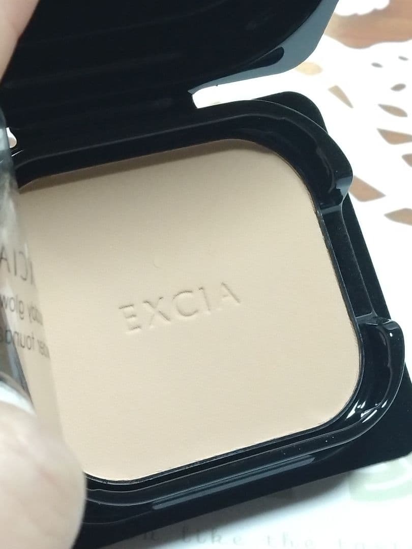 アルビオン エクシア ラディグロウ パウダーファンデーション NA211