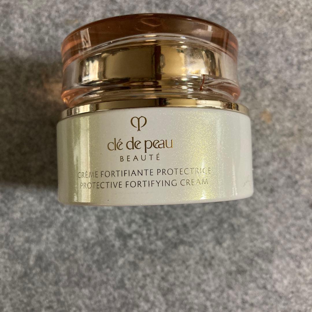 クレドーポーボーテ　クレームプロテクトゥリスn クリーム状乳液(日中用)