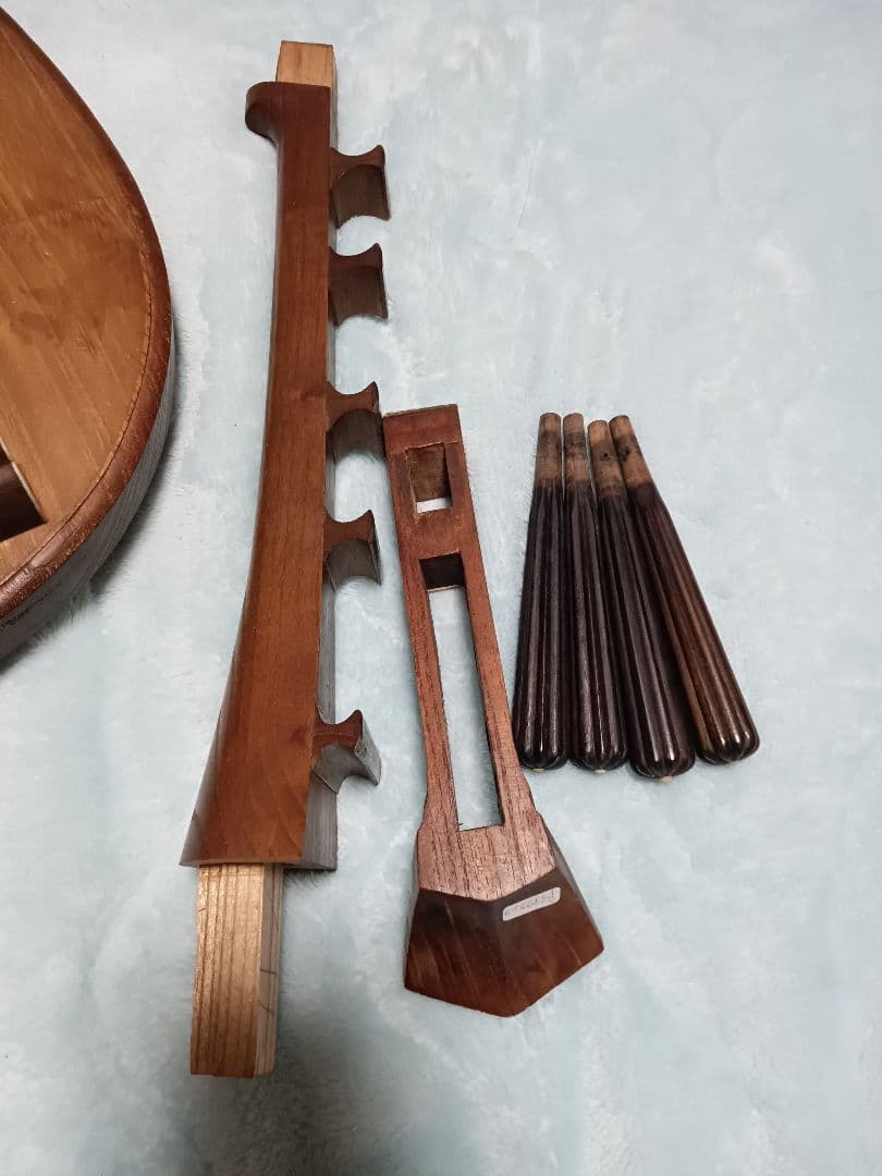 価格ご相談ください。薩摩琵琶　筑前琵琶　和楽器です。弦は新品　分解可能