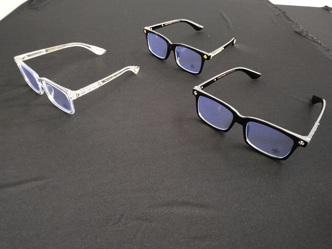 ゴールド装飾付きブラックフレーム　サングラス　伊達メガネ　クロム好きに！