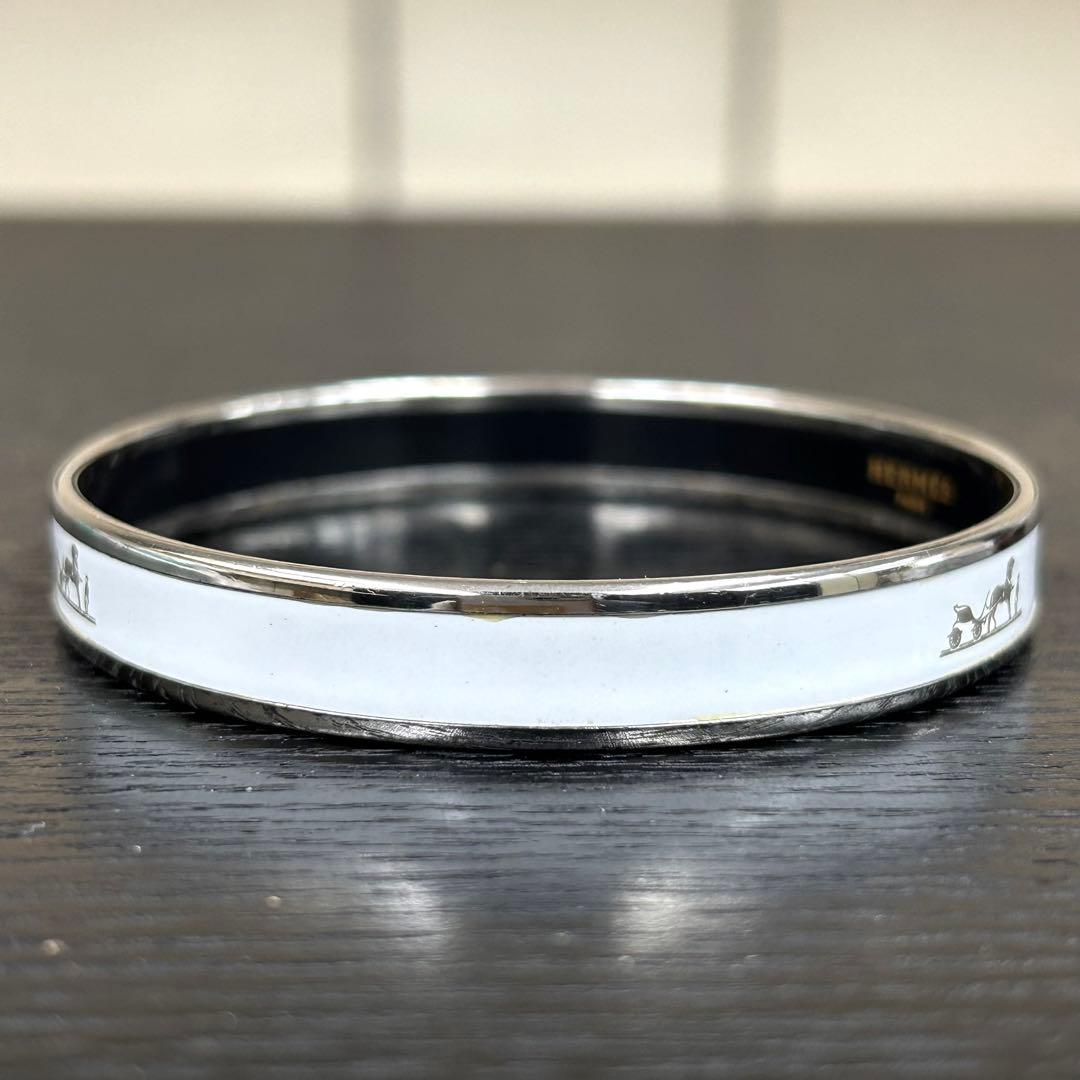 エルメス　バングル　エマイユ　白色系×シルバー色系　ブレスレット　馬車モチーフ