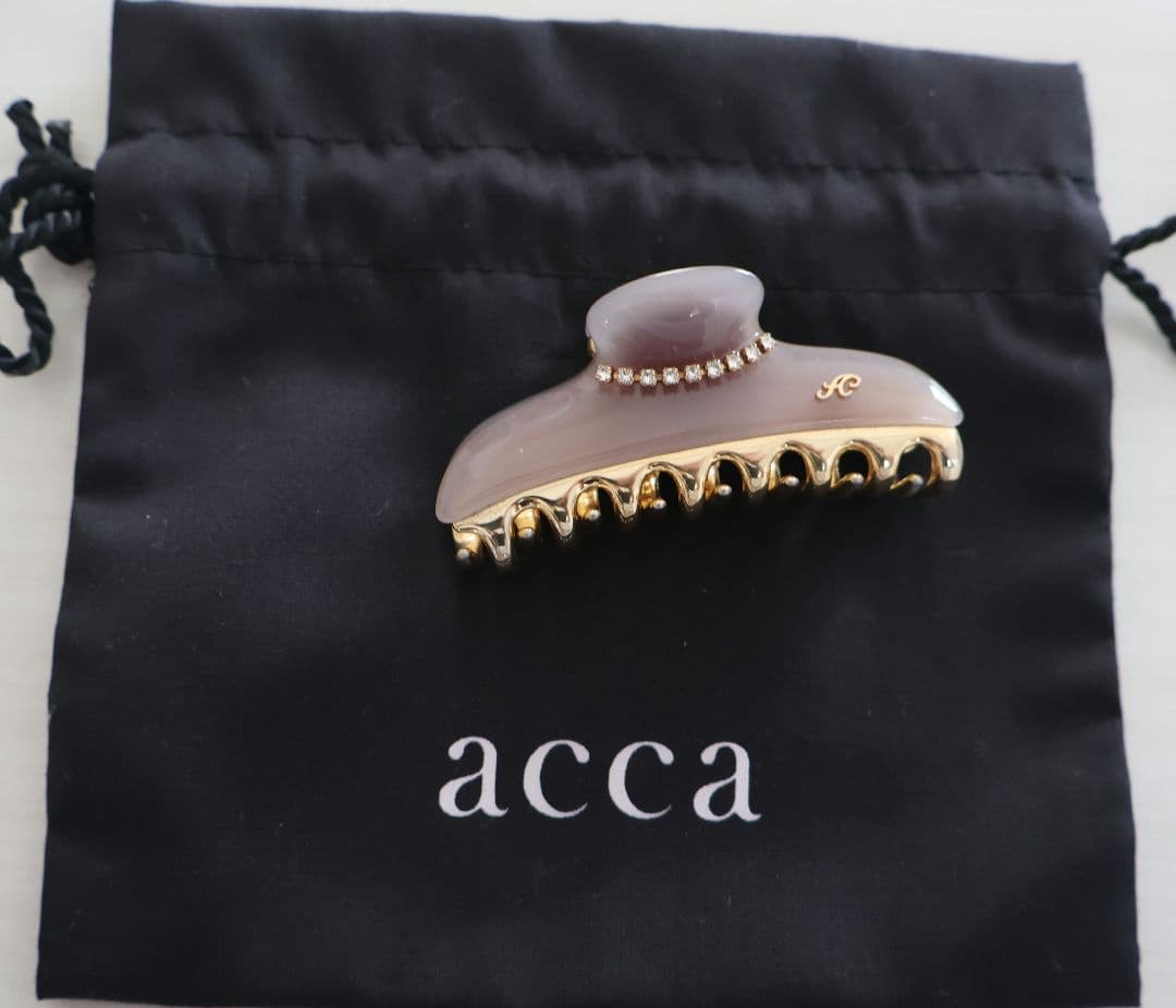 【acca】ロゴ付き　ニューコラーナクリップ　中サイズ