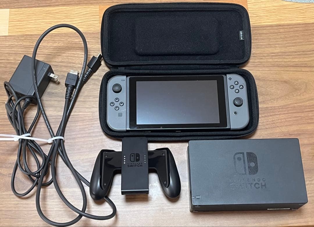 Nintendo Switch グレー 本体 コントローラー、ACアダプタ付