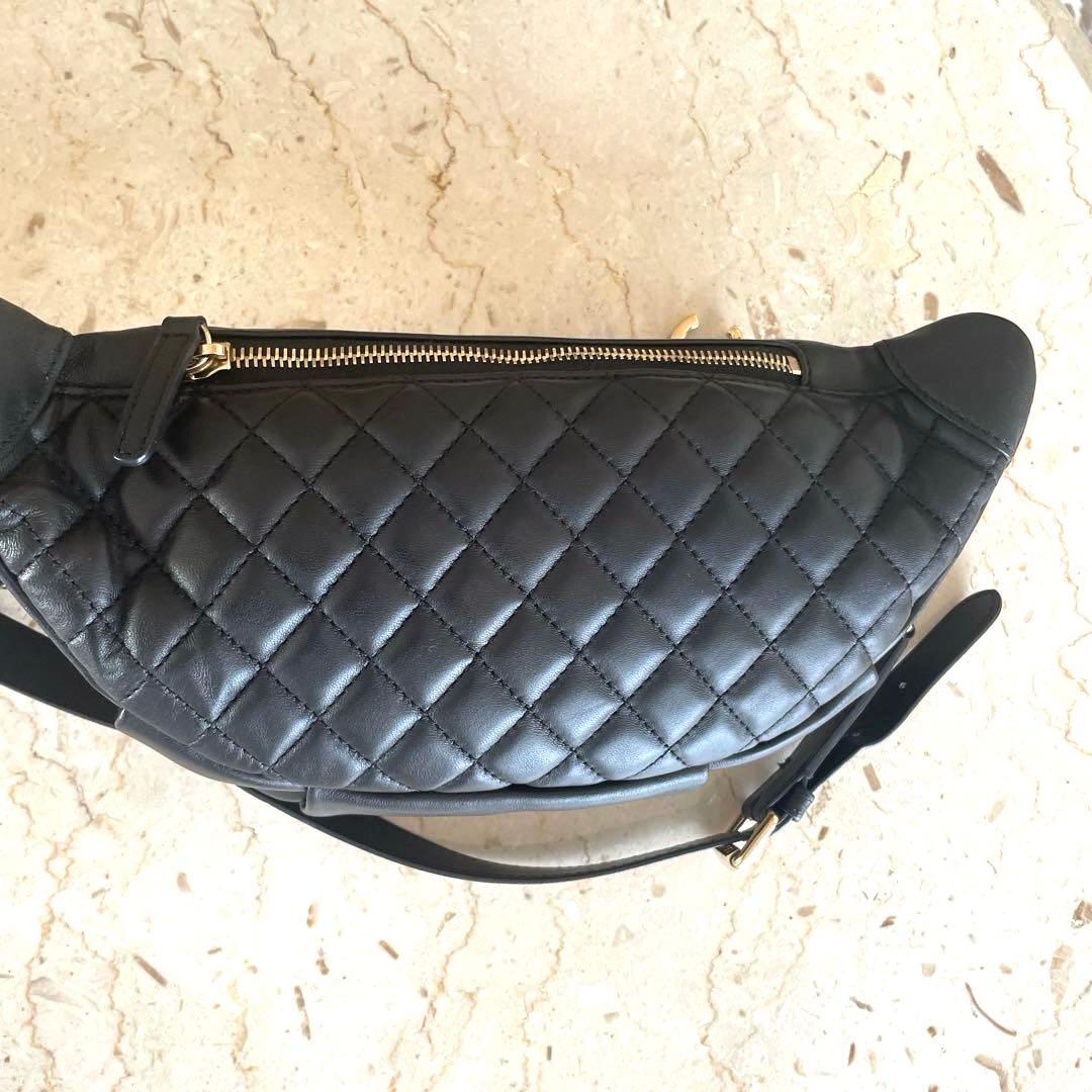 CHANEL ブラック キルティング ボディバッグ