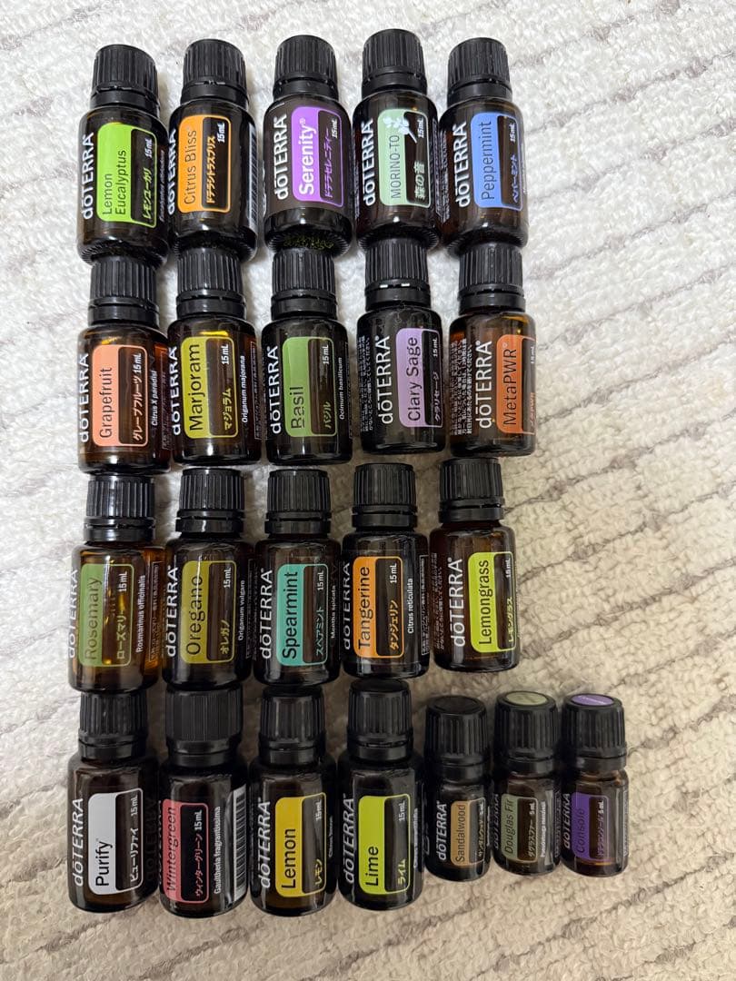 【2万円以上お得】ドテラ アロマ26本残量8割以上／セレニティー・サンダルウッド