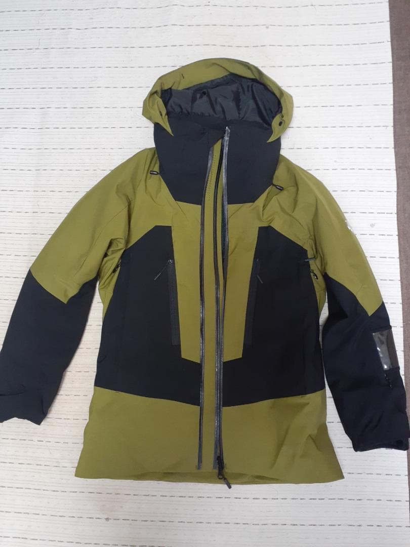 デサント　スキーウェア　ジャケットとパンツの上下セット
