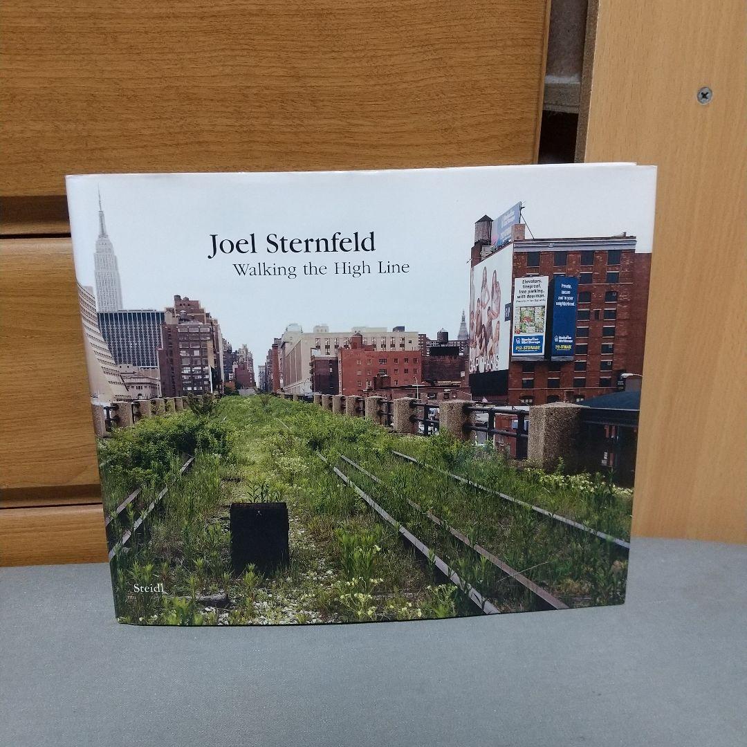 Walking the High Line ハードカバー jf1