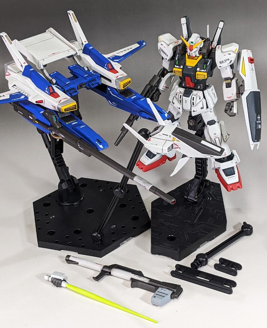 プラモデル　HG スーパーガンダム（機動戦士Zガンダム）組立塗装済