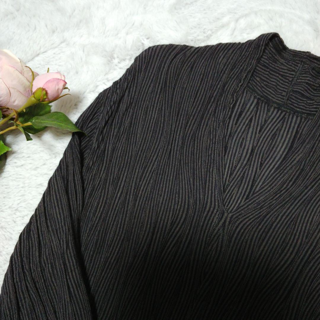 ヨーガンレール　Vネックニットロングワンピース 長袖 ダークカラー