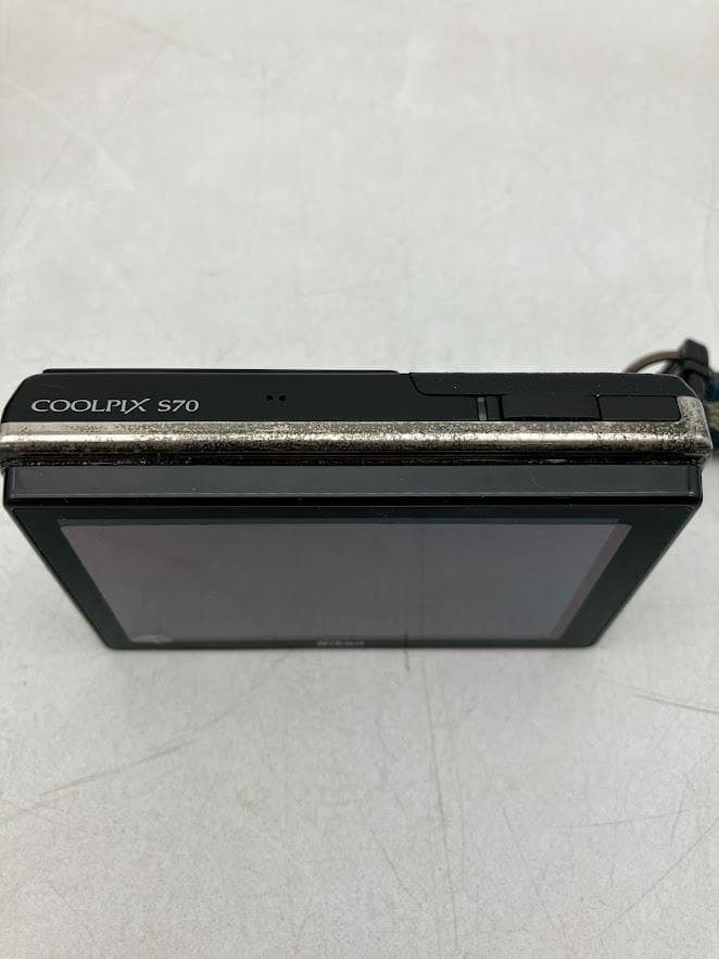 Nikon COOLPIX S70 本体と付属品