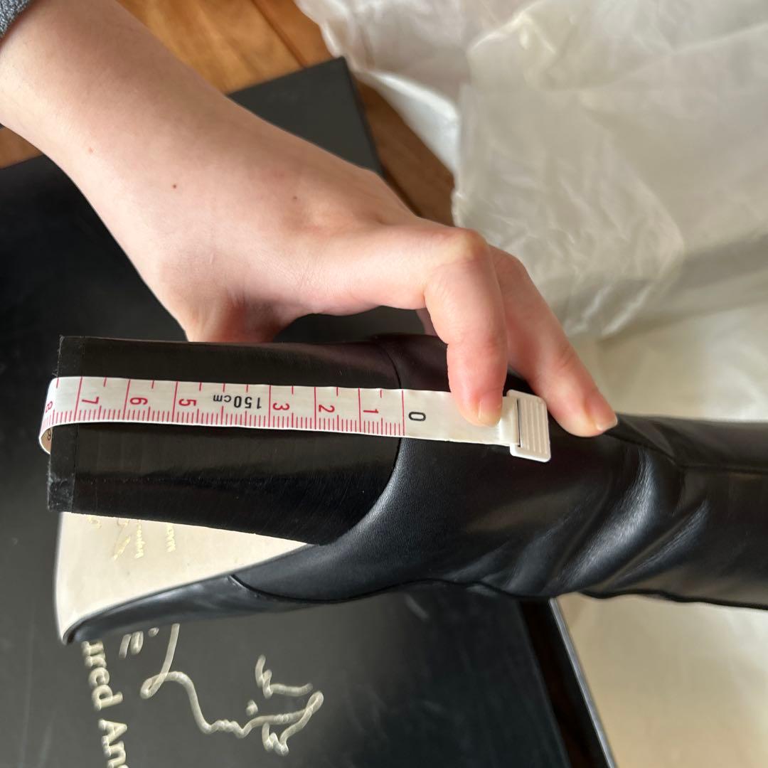 ブティックオオサキ　新品ロングブーツ　黒　24㎝