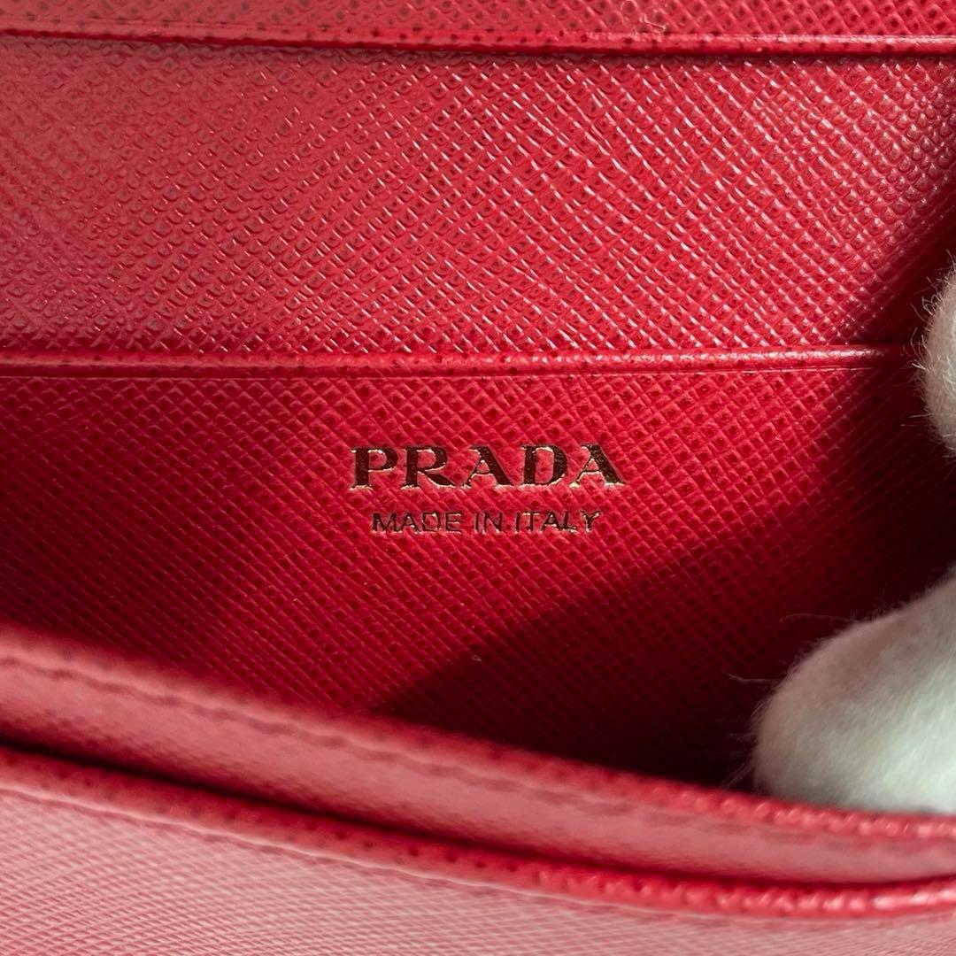 【極美品】プラダ 名刺入れ カード入れ サフィアーノレザー 赤 1MC122