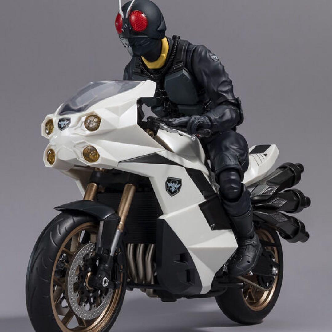 S.H.Figuarts 大量発生型相変異バッタオーグ　＋　サイクロン