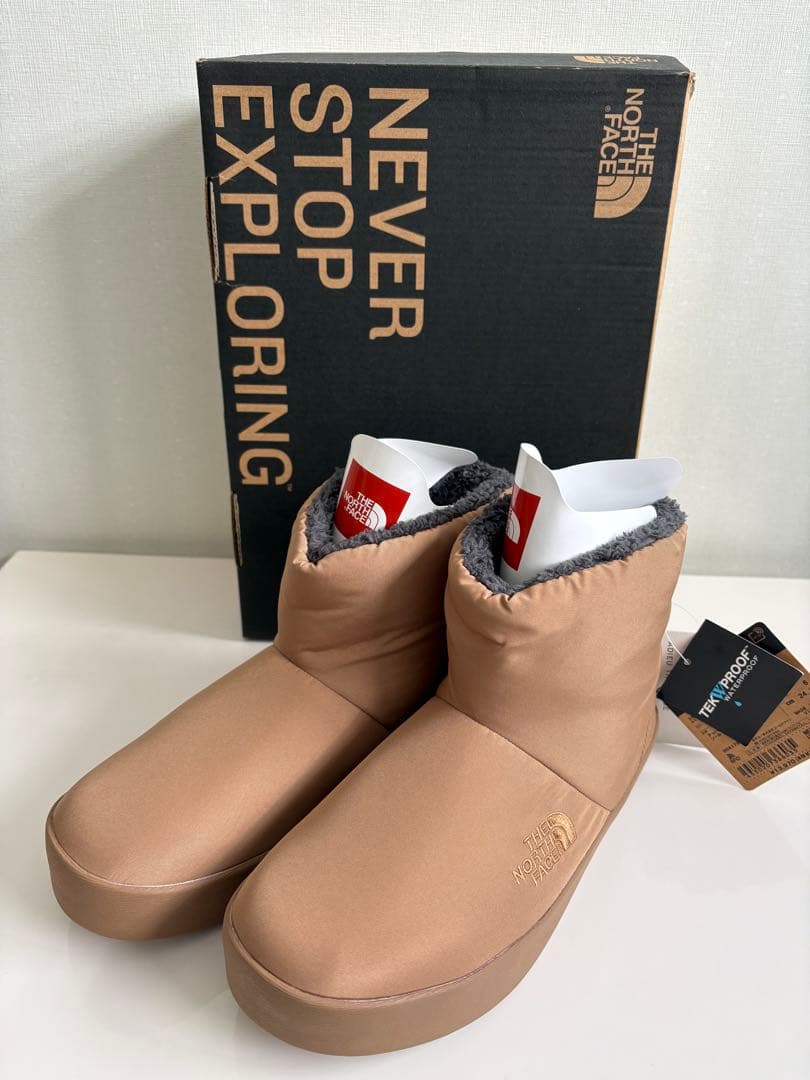 新品未使用品　箱入タグ付　ノースフェイス　ベージュ　ブーツ　24センチ