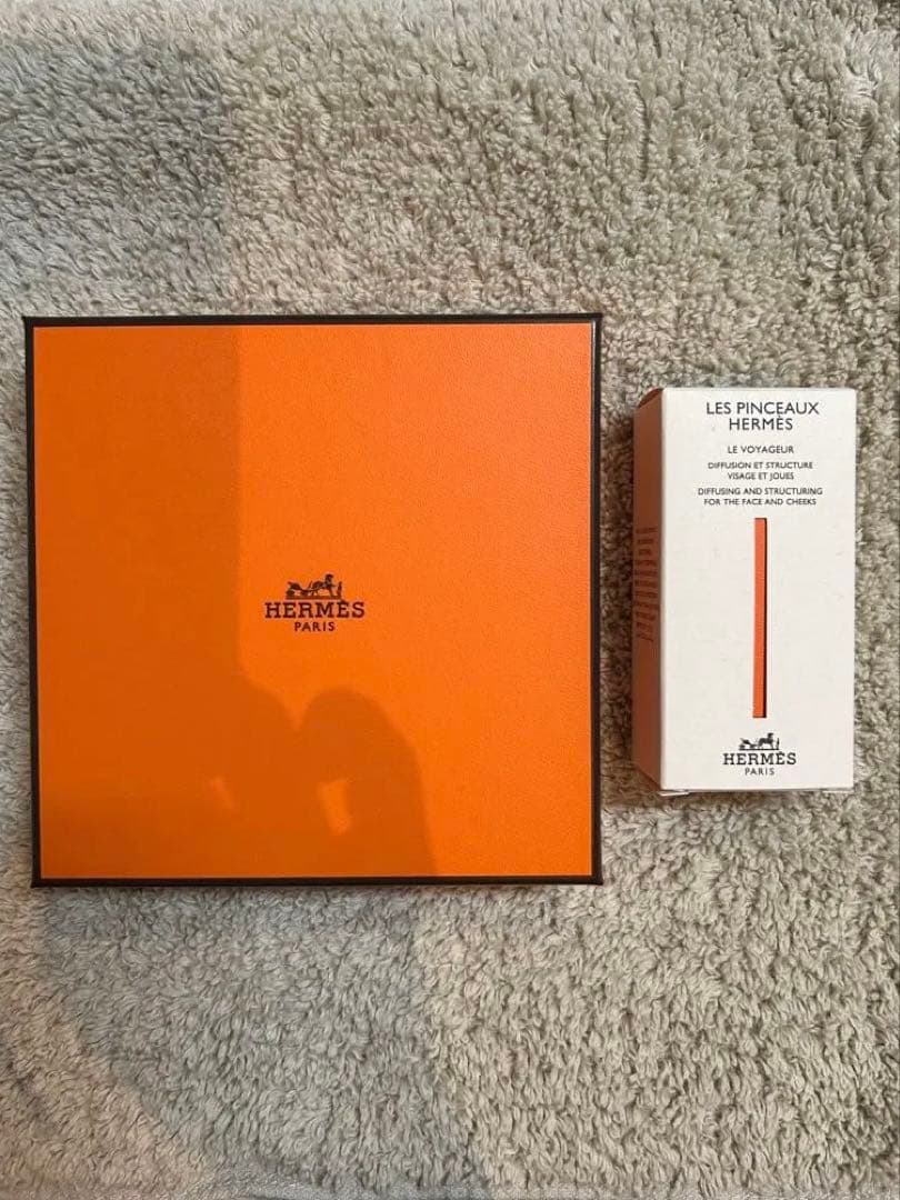 HERMES フェイスブラシ 専用ケース付