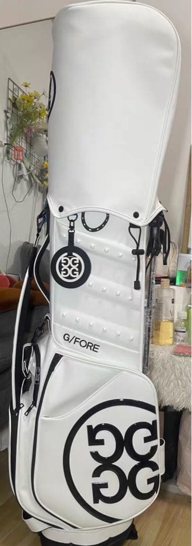 【即発送】 G/FOREジーフォア キャディバッグ スタンド型黒&白ゴルフバッグ