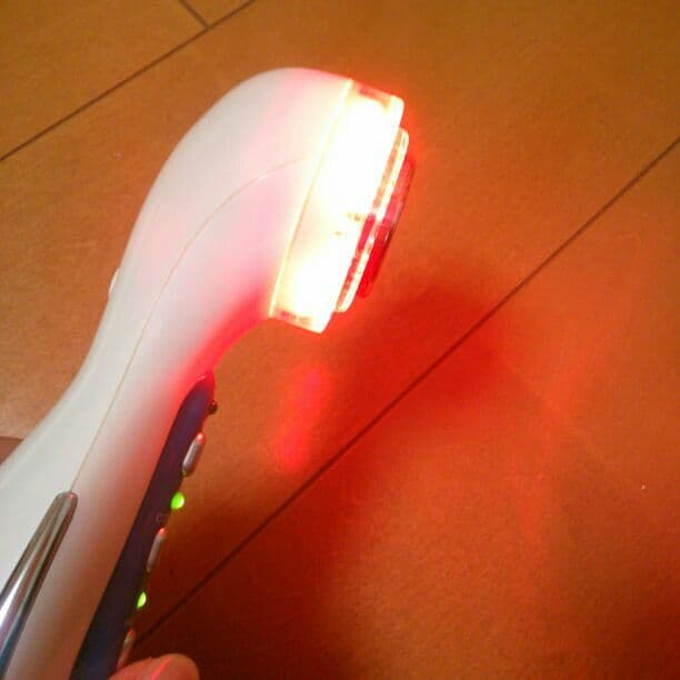 専用化粧品不要の美顔器！※送料込み