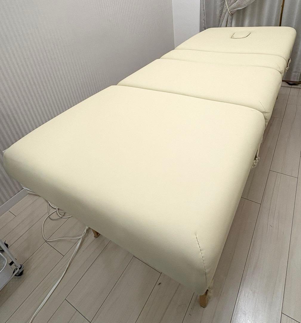 Premium 折りたたみリクライニングマッサージベッドCOMODO アイボリー