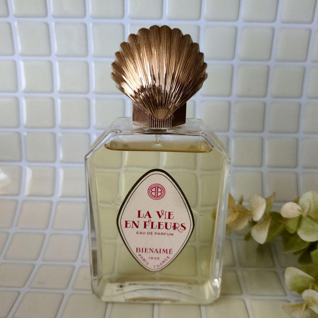 ＊美品＊LA VIE EN FLEURS Eau de Parfum