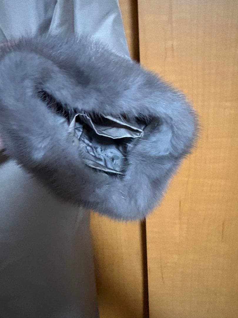 エンバミンクコート　シルク　訳あり（ライナー無）　ミンク取り外し可　グレー