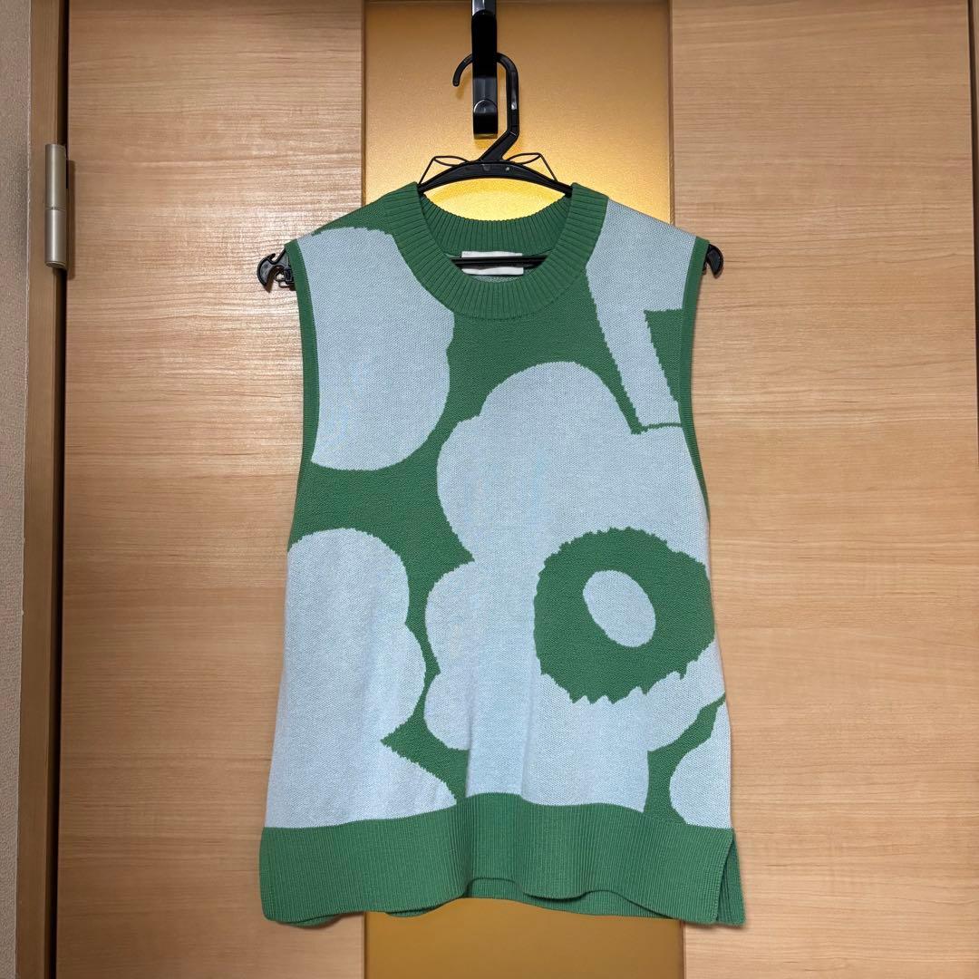 マリメッコ　ウニッコ　ベスト　即購入○