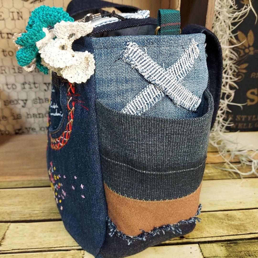刺繍デニムバック　No.661　デニムリメイク　刺繍バック　丸いバック　月