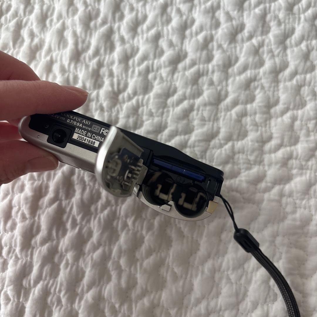 Nikon COOLPIX A10 (SanDiskSDHCカード16GB付き)