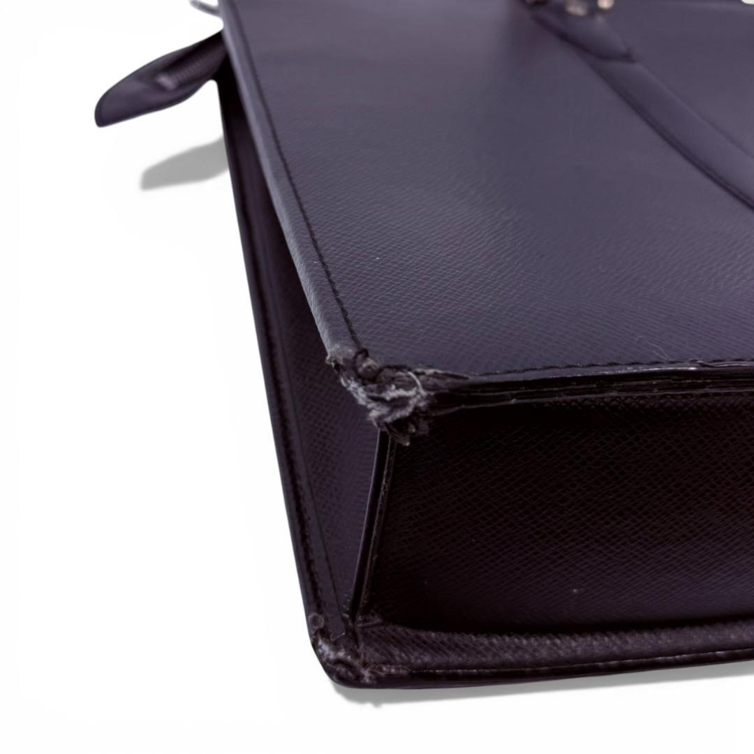 LOUIS VUITTON M30052 タイガ ポルトドキュマン・ロザン