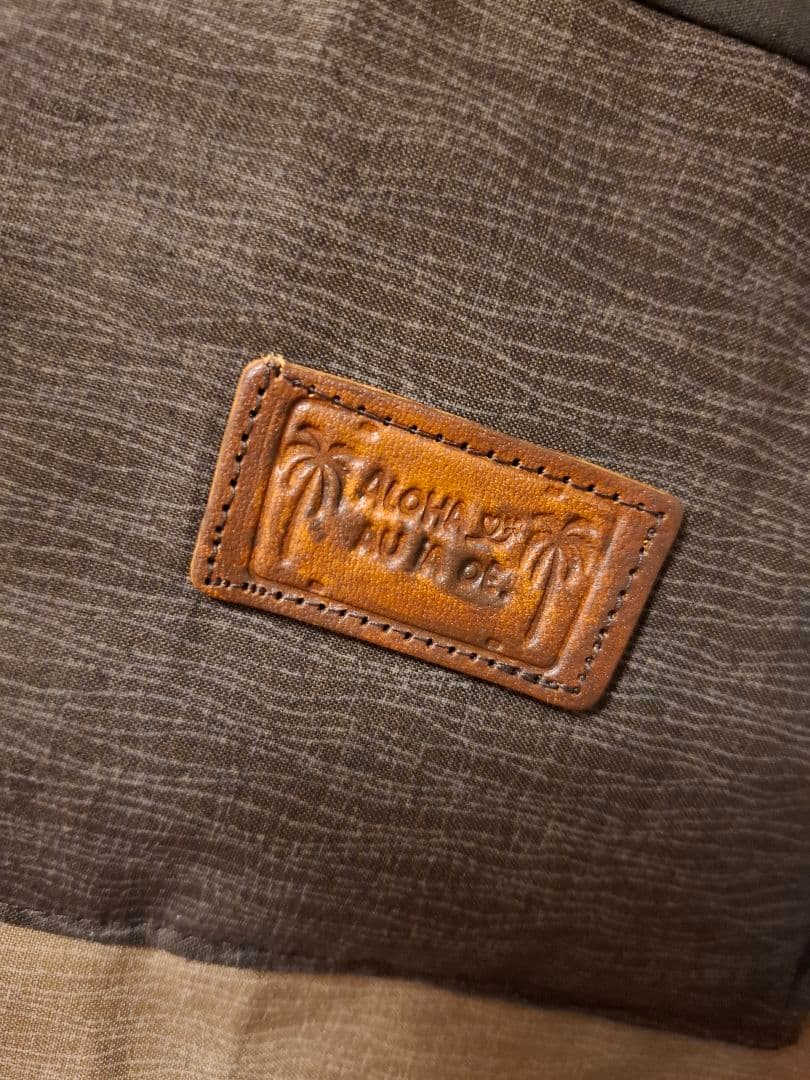 ハワイアンキルト　大きめ横長　バッグ　バス　2WAY　革タグチャーム付き