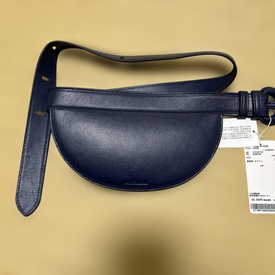 J&M DAVIDSON ネイビー ハーフムーン ボディバッグ