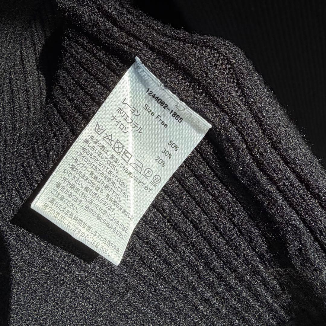 Glam Lips デコルテ CUTOUT ニット ワンピース　ブラック