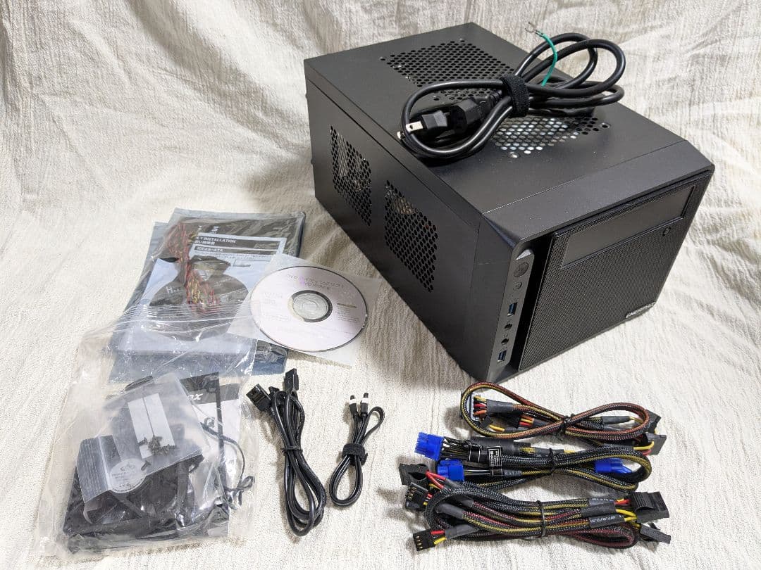 キューブ型Mini-ITX自作PC　Core i5-4570S