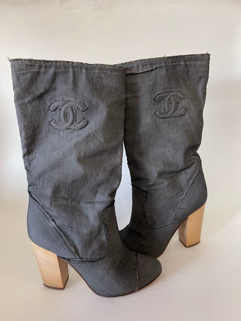 CHANEL グレー ロングブーツ