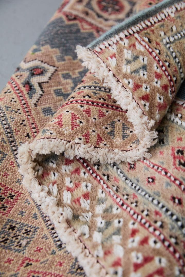 ヴィンテージラグ　トライバルラグ　パキスタン産（113×78cm）青　ベージュ