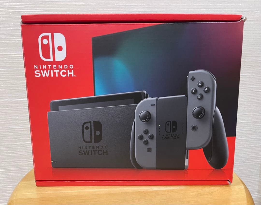 Nintendo Switch 本体 グレー新型（専用ケース付き）