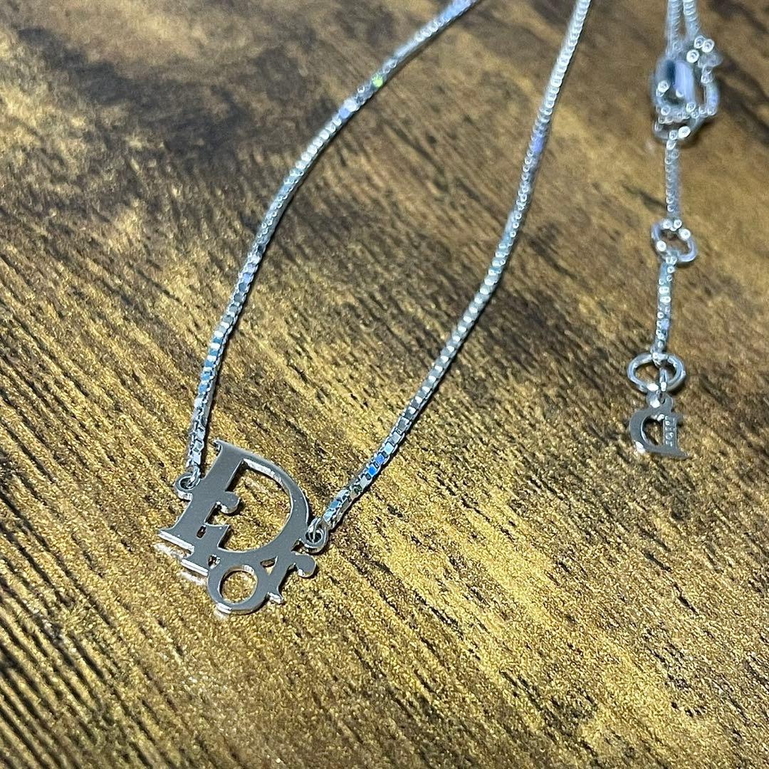 Christian Dior シルバー ロゴ ネックレス