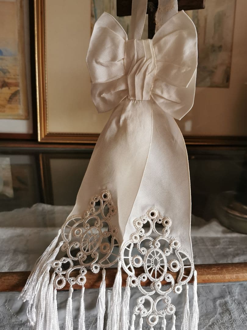 アンティーク 初聖体式 ダブルボウ腕章 透し幾何学紋 フリンジ装飾 オモニエール