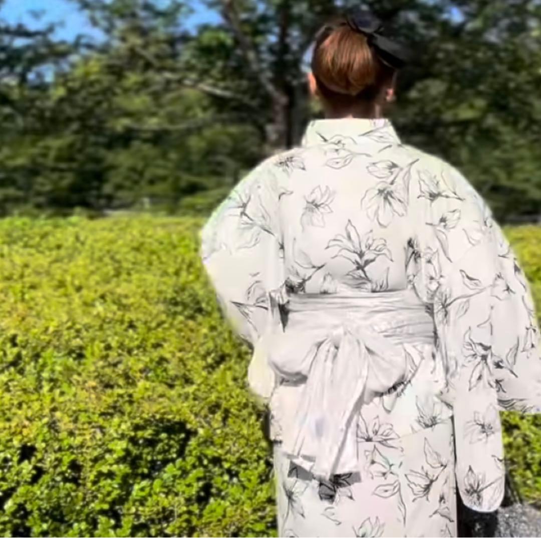 浴衣の4点セット送付 帯2種類とヘアピン？付き　新品　ワンピース浴衣　神戸レタス