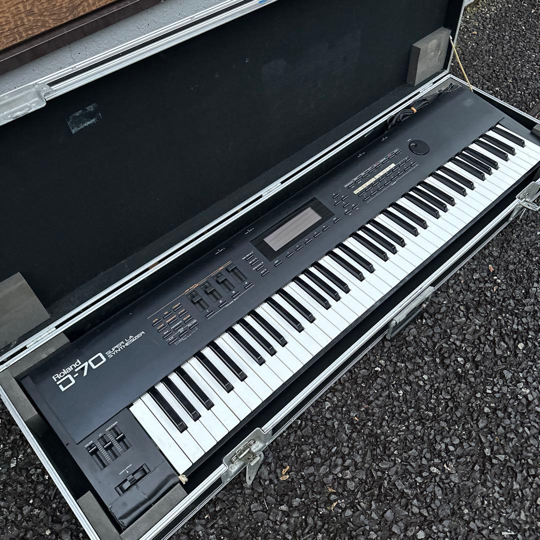 Roland D-70 シンセサイザー ハードケース付属 鍵盤楽器