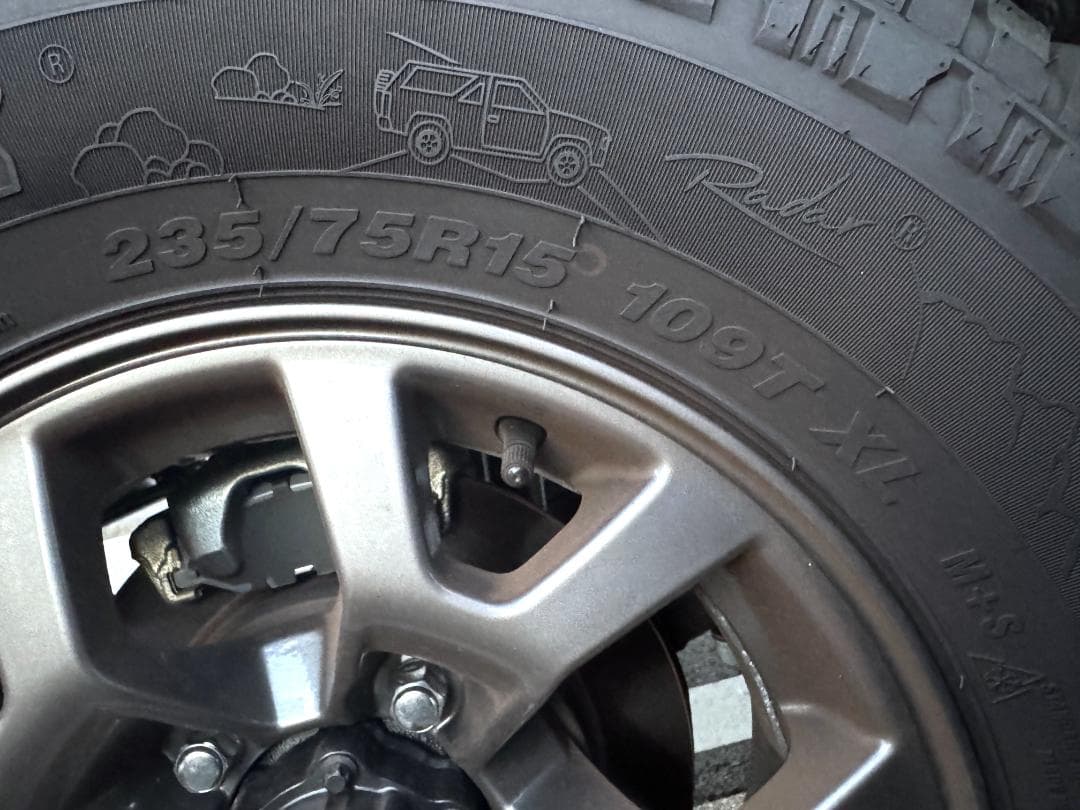 【毎日値引】ジムニーシエラ大径タイヤホイール4本235/75 R15 走浅 愛知