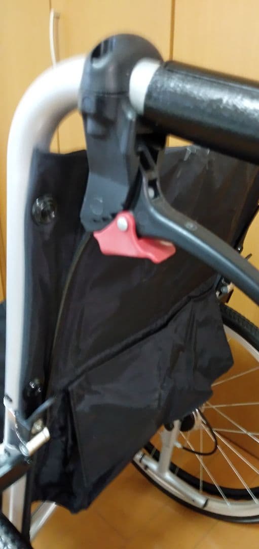 【値下げしました】スワニー・ミニ　アムザ　車椅子 黒